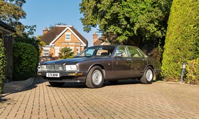 Lot 1990 Jaguar Soverign 4.0