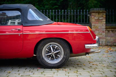 Lot 102 - 1971 MGB Roadster