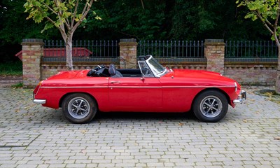 Lot 102 - 1971 MGB Roadster