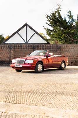 Lot 1994 Mercedes-Benz E220 Cabriolet