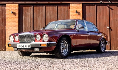 Lot 107 - 1990 Daimler Double Six Series III