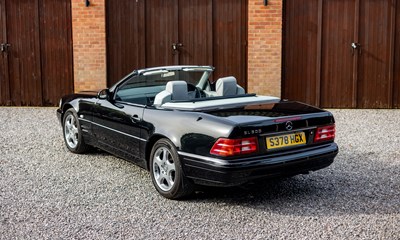 Lot 1999 Mercedes-Benz SL500