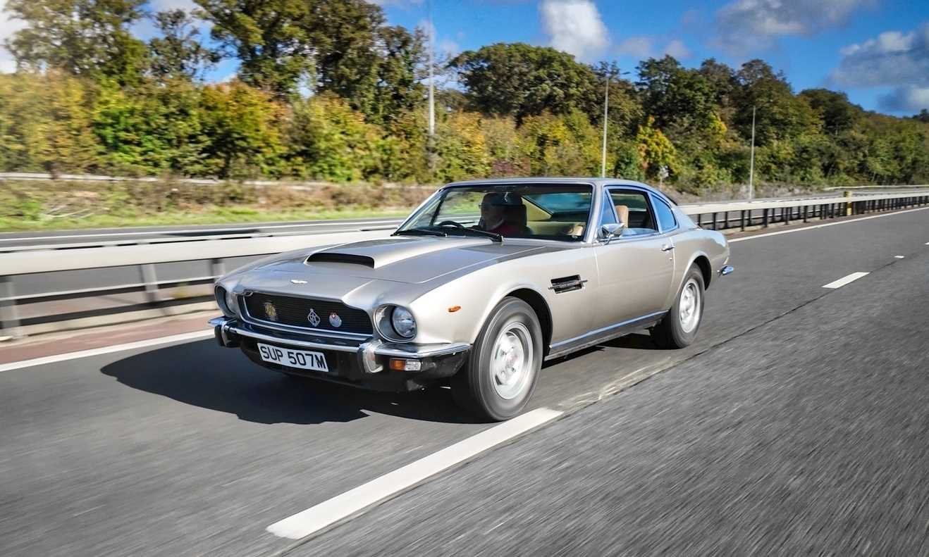 Lot 1974 Aston Martin V8 Series III Coupé