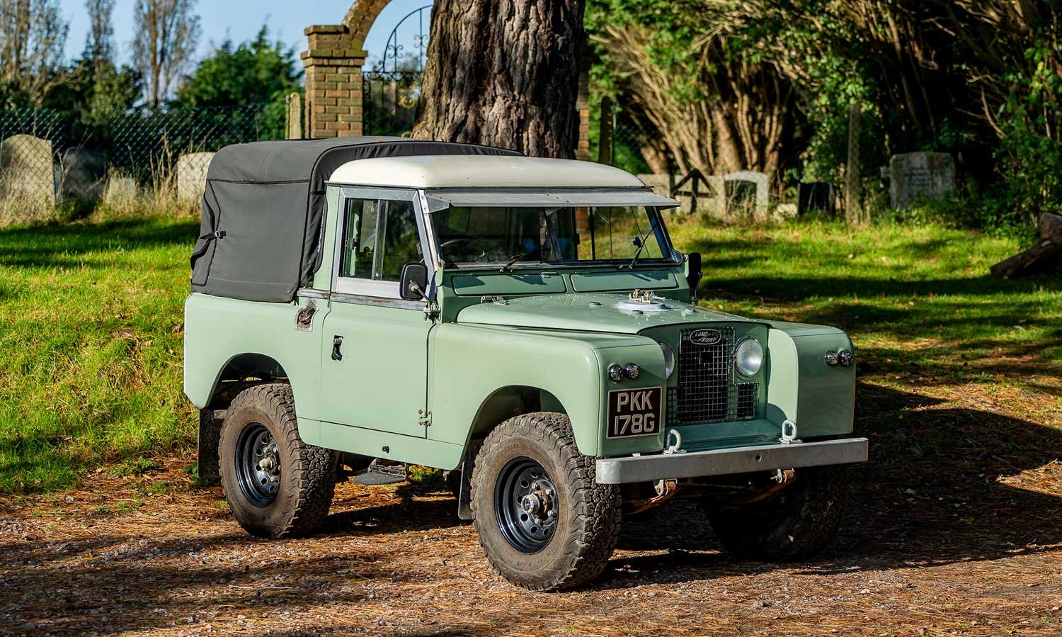 Lot 1968 Land Rover Series IIA (Ford three-litre Essex V6)