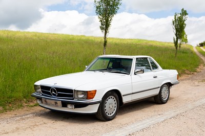 Lot 141 - 1986 Mercedes-Benz 560SL