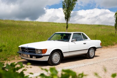 Lot 141 - 1986 Mercedes-Benz 560SL