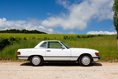 Lot 141 - 1986 Mercedes-Benz 560SL