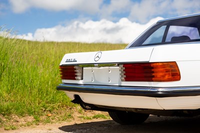 Lot 141 - 1986 Mercedes-Benz 560SL