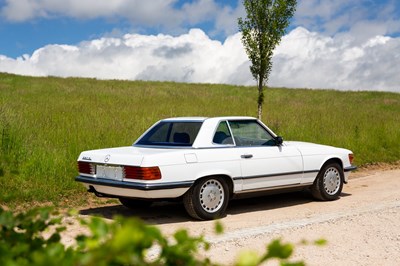 Lot 141 - 1986 Mercedes-Benz 560SL