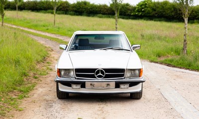 Lot 141 - 1986 Mercedes-Benz 560SL