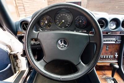 Lot 141 - 1986 Mercedes-Benz 560SL