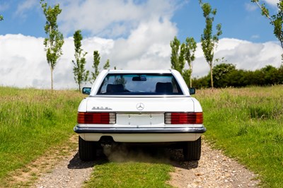 Lot 141 - 1986 Mercedes-Benz 560SL