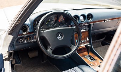 Lot 141 - 1986 Mercedes-Benz 560SL