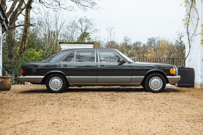 Lot 1988 Mercedes-Benz 420 SEL