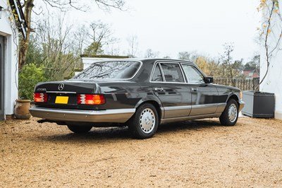 Lot 1988 Mercedes-Benz 420 SEL