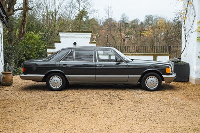 Lot 1988 Mercedes-Benz 420 SEL