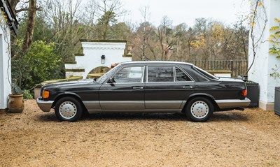 Lot 1988 Mercedes-Benz 420 SEL