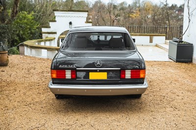 Lot 1988 Mercedes-Benz 420 SEL