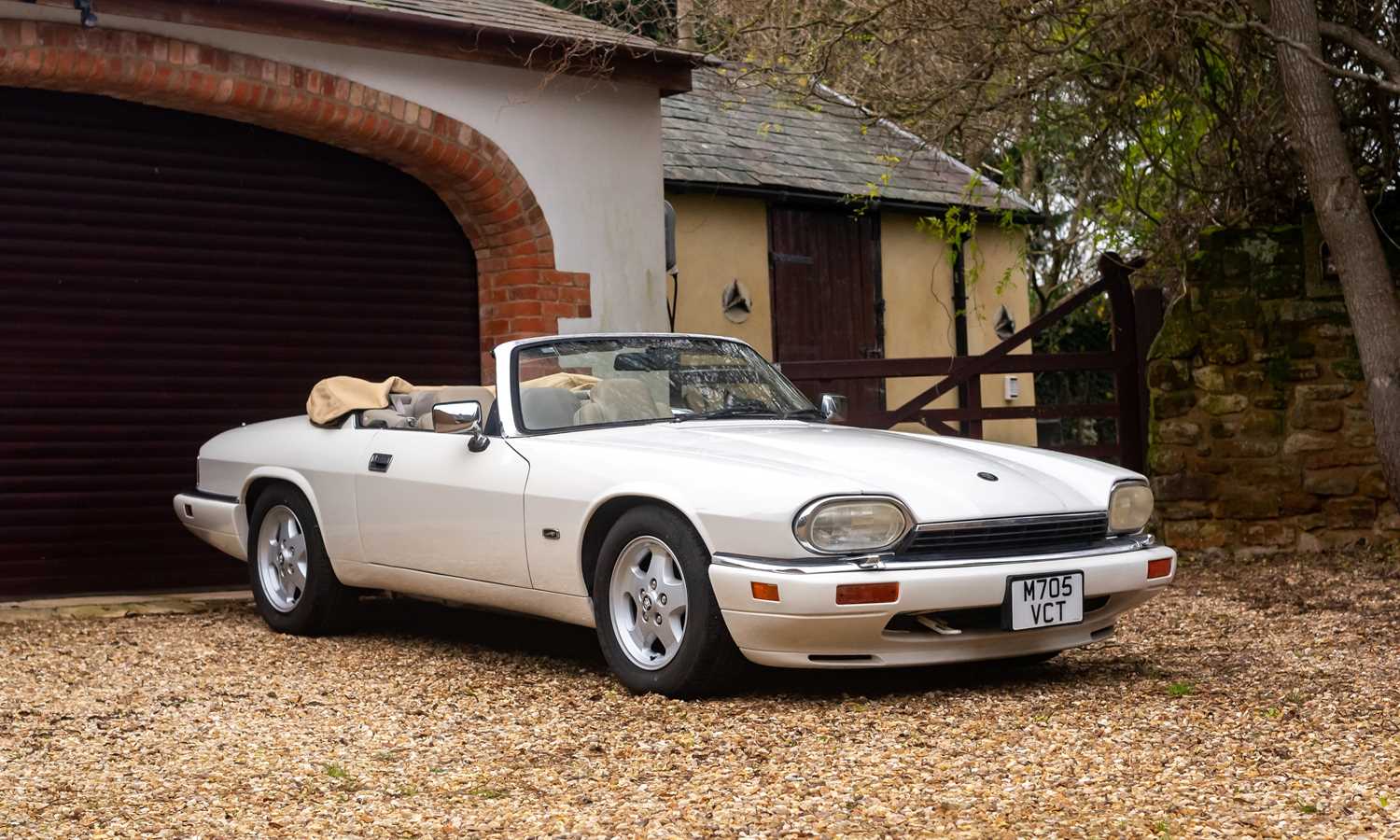 Lot 7 - 1995 Jaguar XJS Celebration