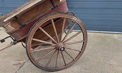 Lot 25 - Governess style horse cart *WITHDRAWN*