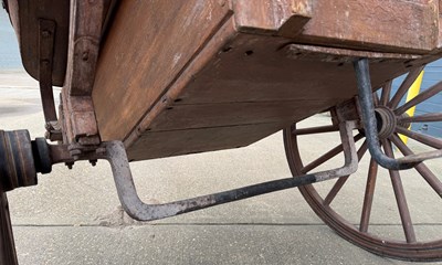 Lot 25 - Governess style horse cart *WITHDRAWN*