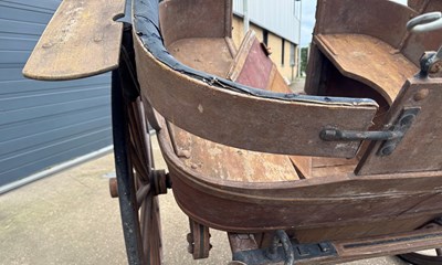 Lot 25 - Governess style horse cart *WITHDRAWN*