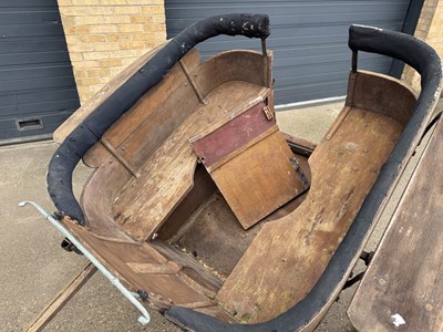 Lot 25 - Governess style horse cart *WITHDRAWN*