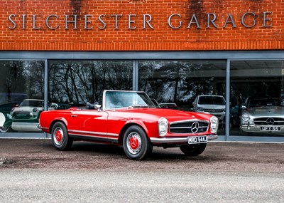 Lot 1971 Mercedes-Benz 280 SL Pagoda