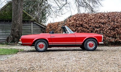 Lot 1971 Mercedes-Benz 280 SL Pagoda