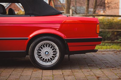 Lot 1993 BMW 318i Convertible