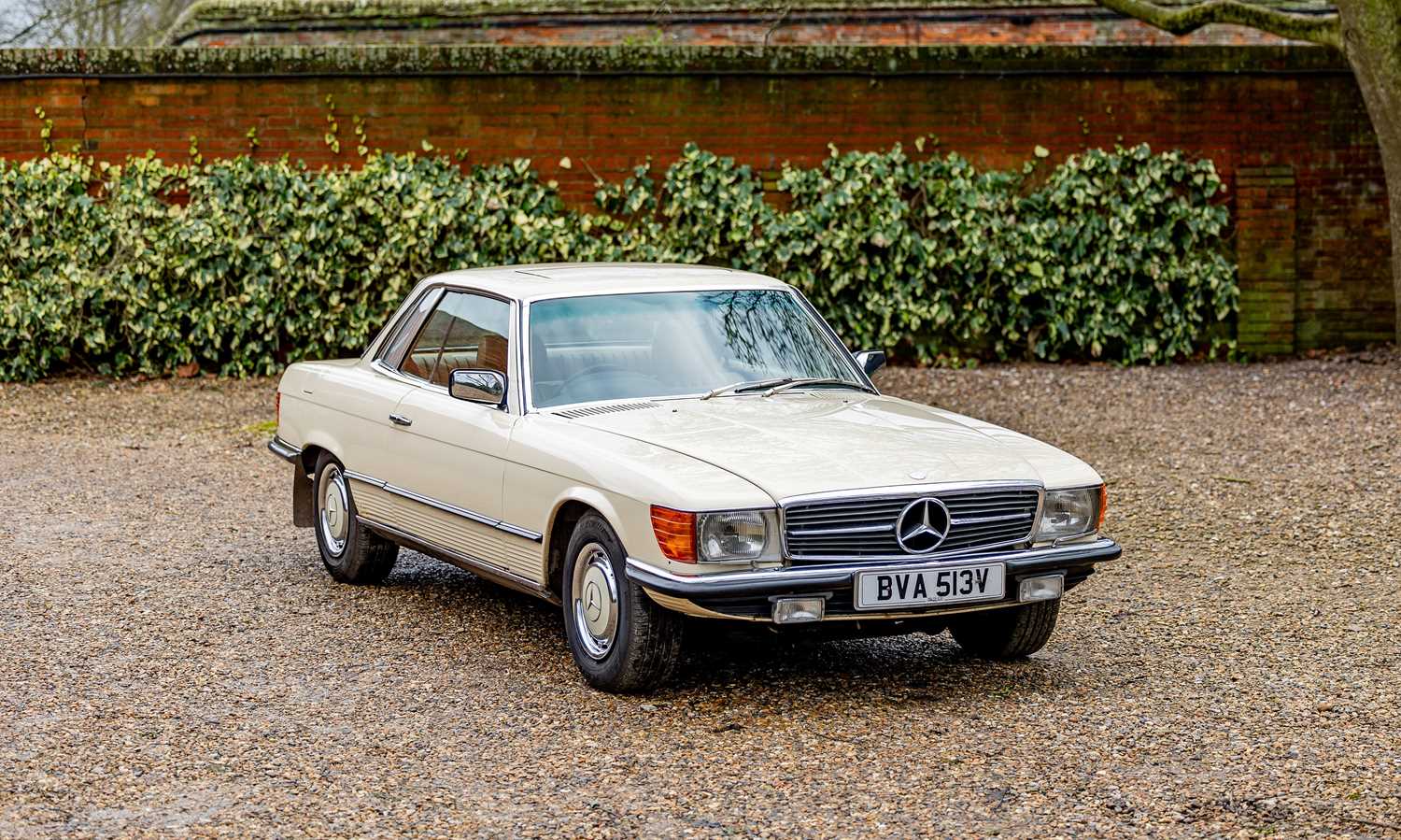 Lot 1980 Mercedes-Benz 450 SLC