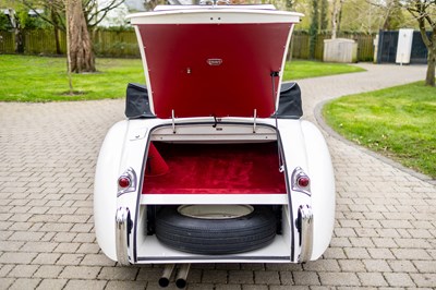 Lot 1953 Jaguar XK120 Drophead Coupé