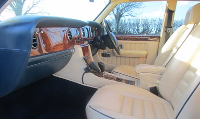 Lot 1995 Bentley Turbo R