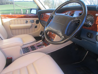 Lot 1995 Bentley Turbo R