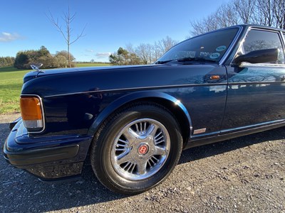 Lot 1995 Bentley Turbo R