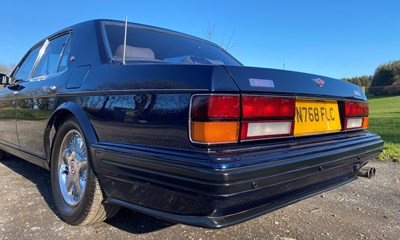 Lot 1995 Bentley Turbo R