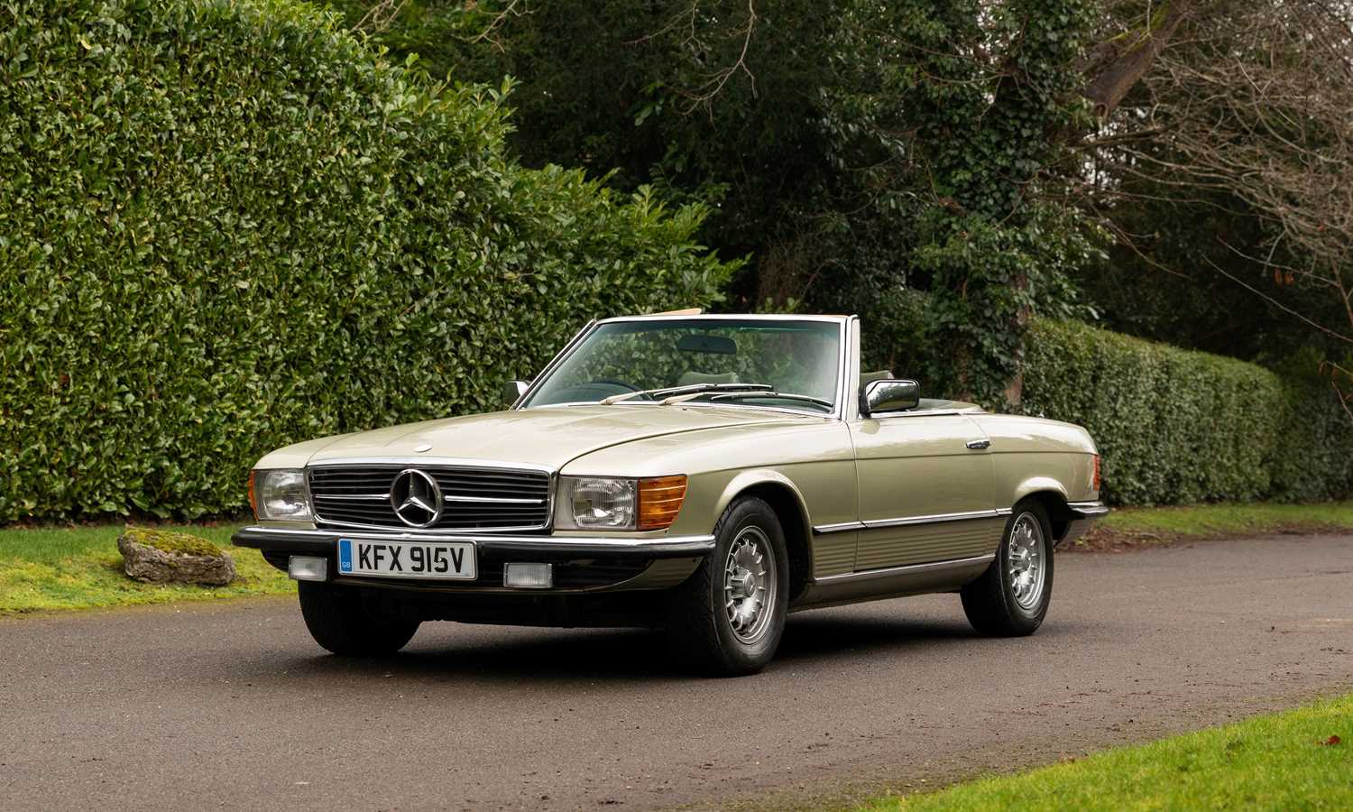 Lot 1980 Mercedes-Benz 350 SL