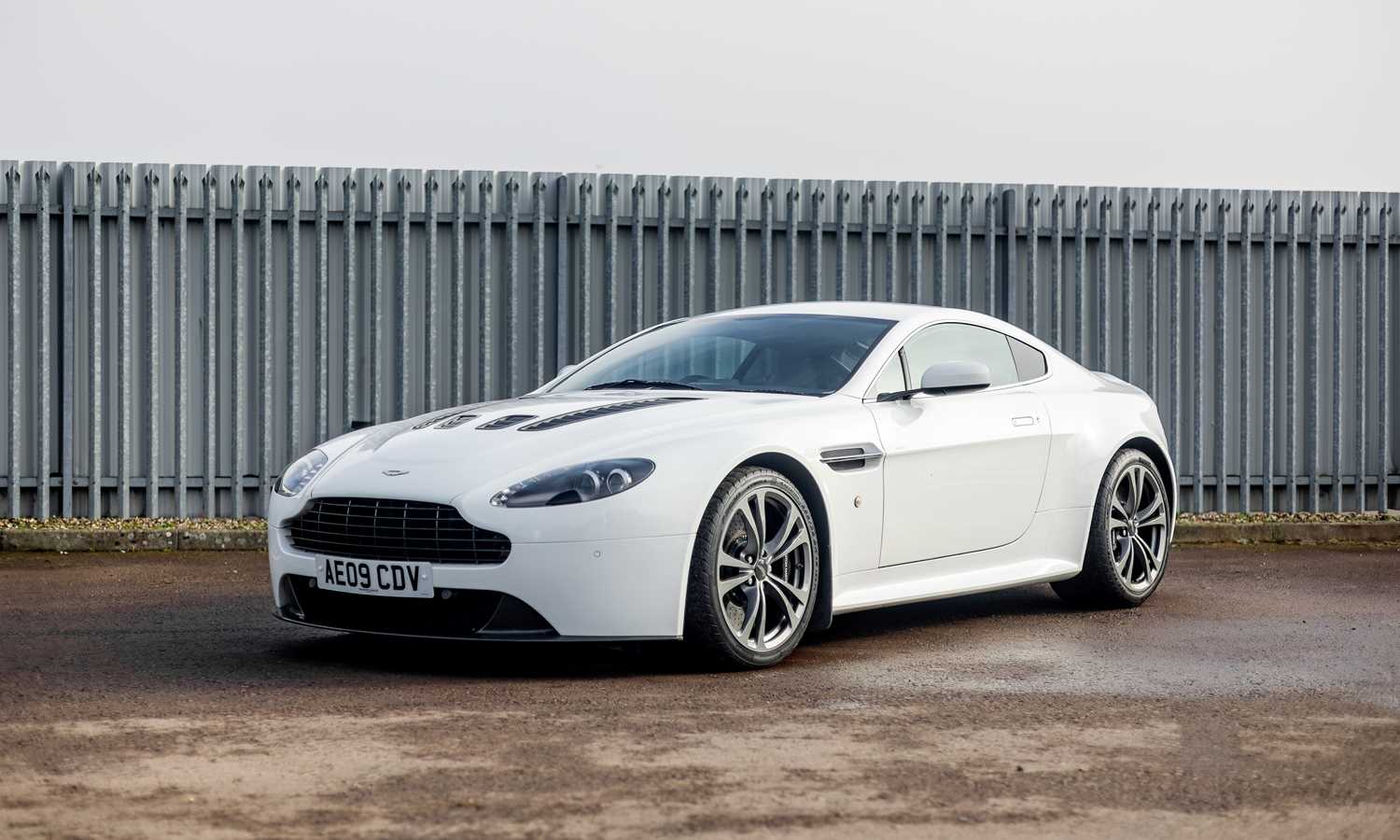 Lot 235 - 2009 Aston Martin V12 Vantage