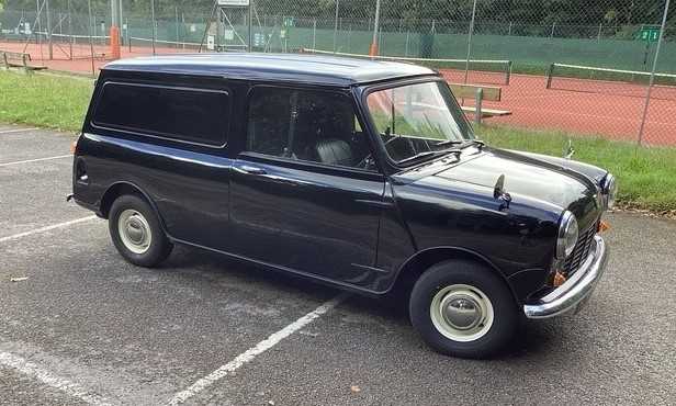 Lot 1973 Morris Mini Van