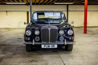 Lot 151 - 1976 Daimler DS420