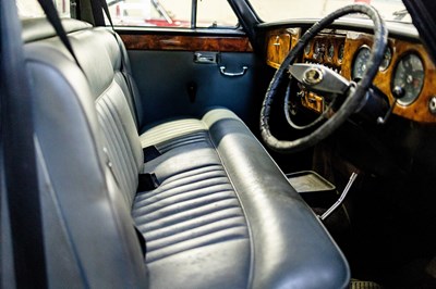 Lot 151 - 1976 Daimler DS420