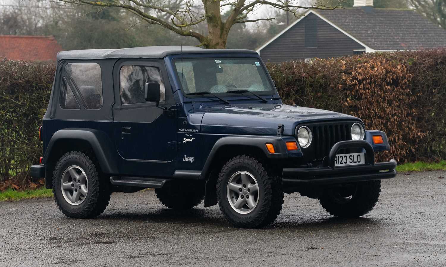 Lot 255 - 1998 Jeep Wrangler 4.0 Sport