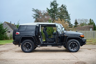 Lot 129 - 2013 Toyota FJ Cruiser