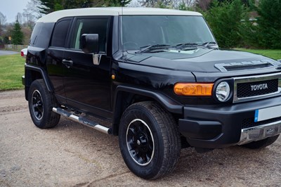 Lot 129 - 2013 Toyota FJ Cruiser