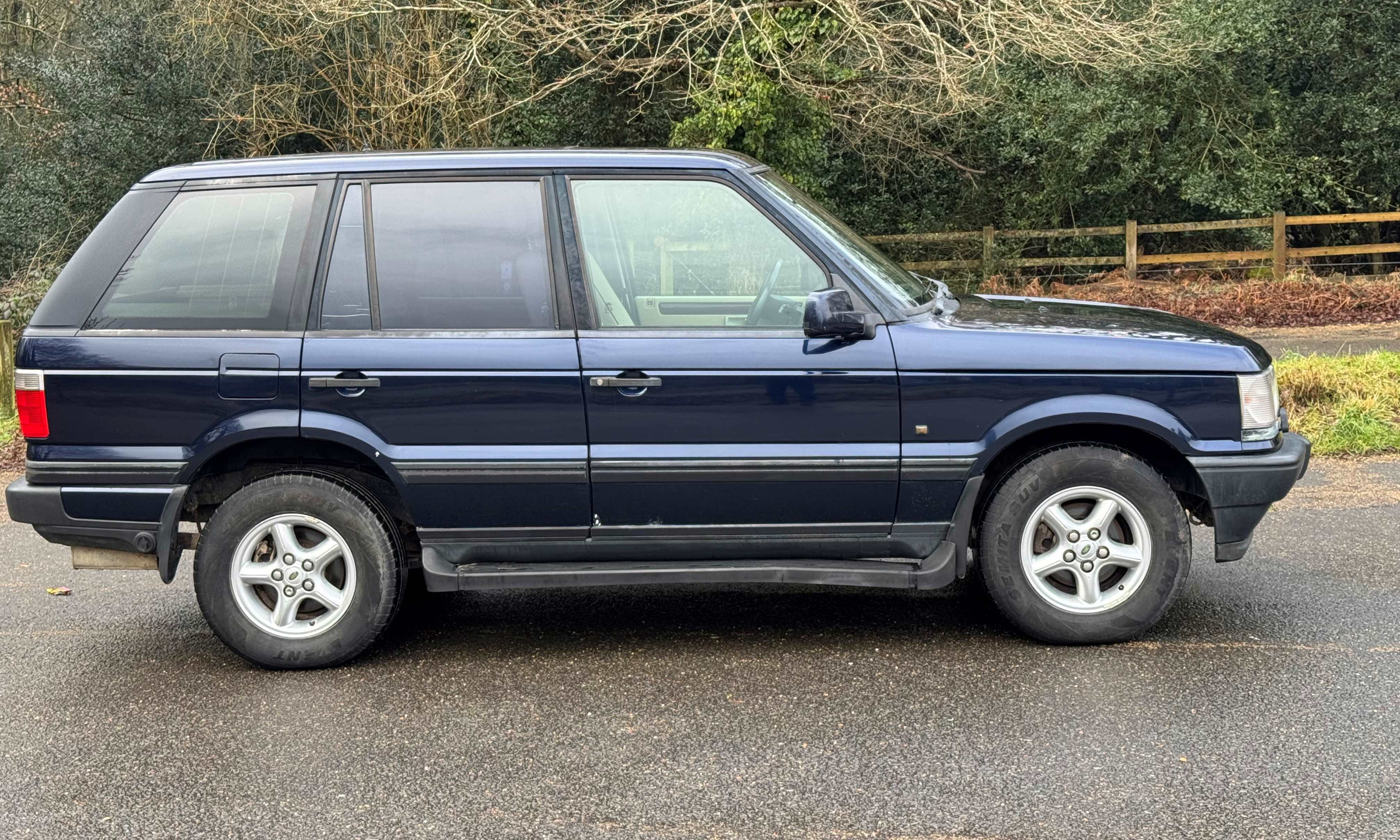 Lot 259 - 1999 Range Rover Vogue Autobiography (4.6