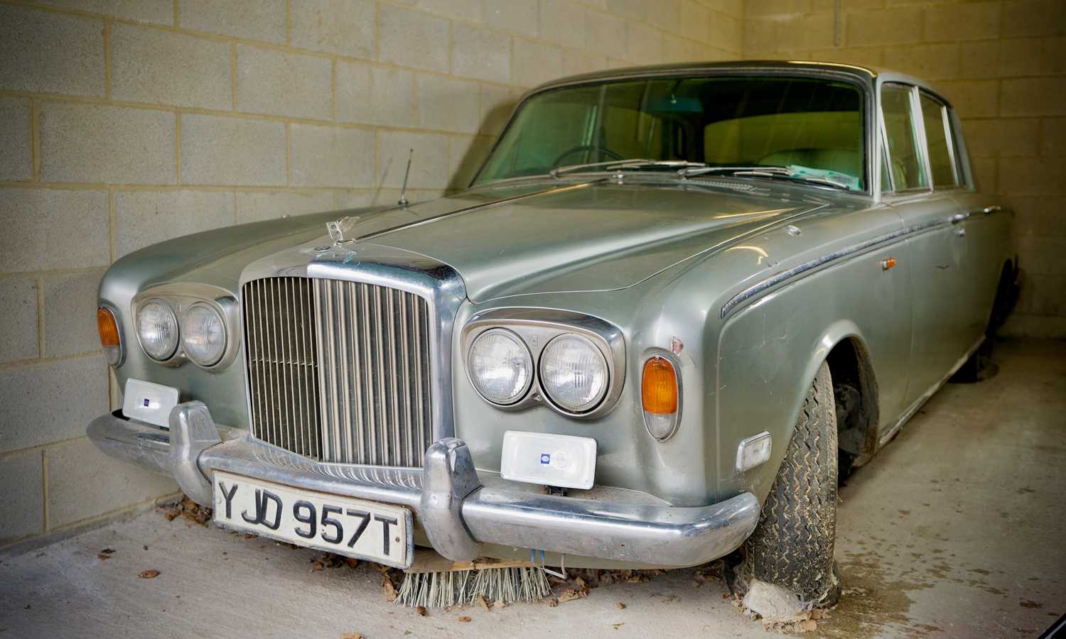 Lot 1973 Bentley T