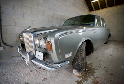 Lot 1973 Bentley T