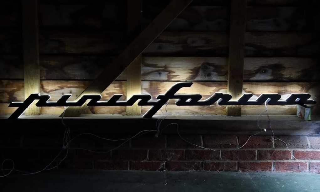 Lot Pininfarina showroom sign