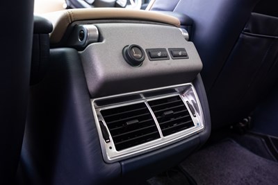 Lot 2002 Range Rover Autobiography V8 (4.4 litre)