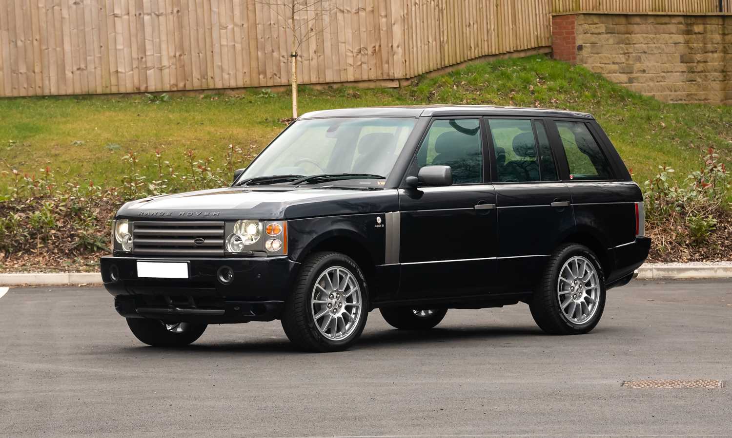 Lot 2004 Range Rover Overfinch 480s